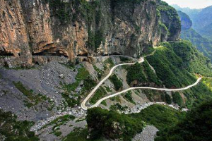 中国七大挂壁公路—锡崖沟挂壁公路
