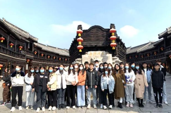 枣庄职业学院旅游管理系积极组织开展现场实景教学活动