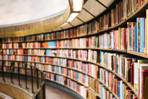 通识课：大学英语《国外考试专题及要籍导读—托福独立写作题目：Do you agree or disagree:Good looks and dresses are more important for success than good ideas》课程思政案例