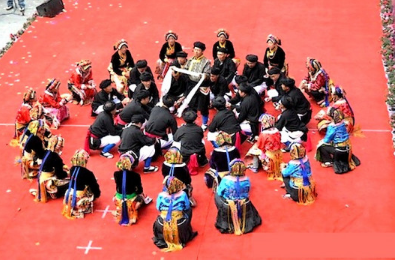 四川省理县传统舞蹈—博巴森根