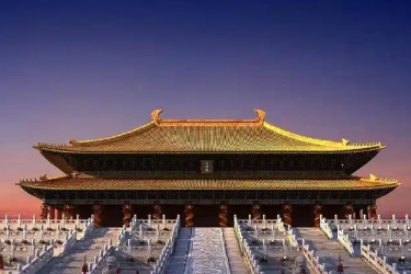 <em>通</em><em>识</em><em>课</em>：《<em>中国历史</em>—第六<em>单元</em>明清统一多民族国家进一步巩固<em>与</em>封建<em>统治</em>危机  <em>第</em>13<em>课</em>清前中期<em>的</em>兴盛<em>与</em>危机》<em>课程</em><em>思</em><em>政</em><em>案例</em>