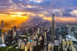通识课：《中国历史—第十二单元改革开放和社会主义现代化建设新时期 第29课全面建设小康社会和坚持发展中国特色社会主义》课程思政案例