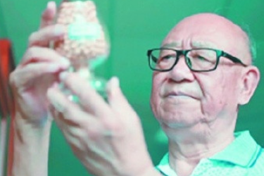 一粒大豆守初心——记全国道德模范中国工程院院士盖钧镒