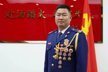 追梦火焰蓝杨飞扎根<em>高原</em>十六载指挥战斗在最前
