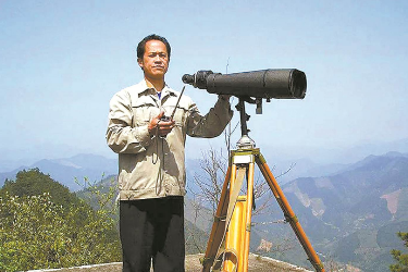 余锦柱尖子岭上<em>绿色</em><em>守望</em>者，41年无重大森林火灾预报准确率99.7%
