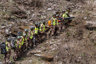 四川卧龙国宝卫士铁脚丈量，<em>巡护</em><em>大熊猫</em>栖息地防火