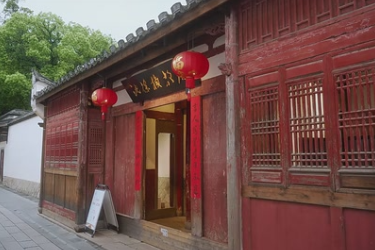 福州三坊七巷沈葆桢故居百年流苏如约盛开