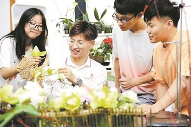 陆亦炜：不负“花”样年华