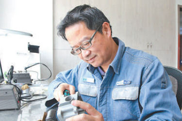 “中华<em>技能</em><em>大奖</em>”<em>获得者</em>李辉：智能处置 快速调电